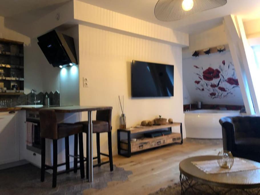 Sejour Detente Au Coeur De Macon Spa,Cine,Bouteille Offerte Bagian luar foto