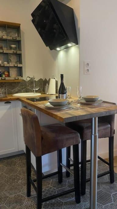 Sejour Detente Au Coeur De Macon Spa,Cine,Bouteille Offerte Bagian luar foto