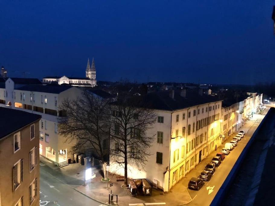 Sejour Detente Au Coeur De Macon Spa,Cine,Bouteille Offerte Bagian luar foto