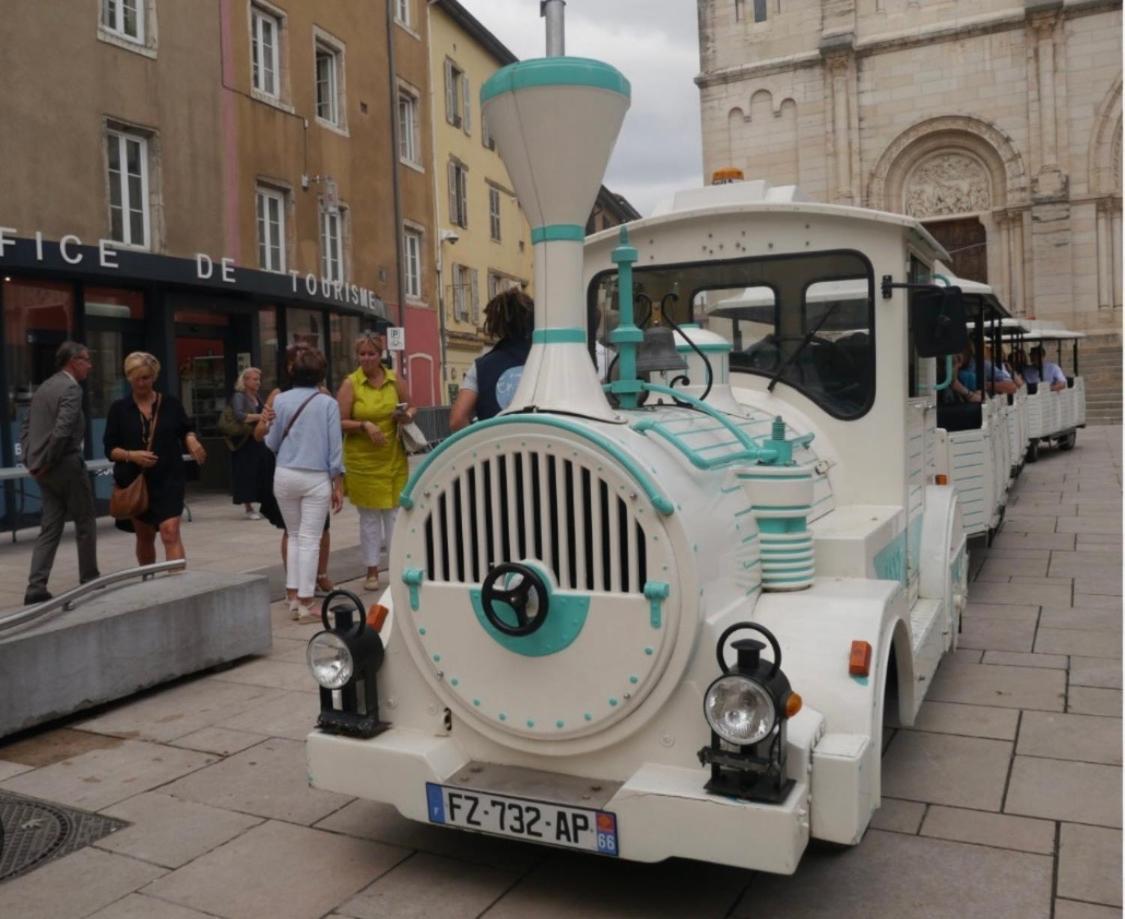Sejour Detente Au Coeur De Macon Spa,Cine,Bouteille Offerte Bagian luar foto